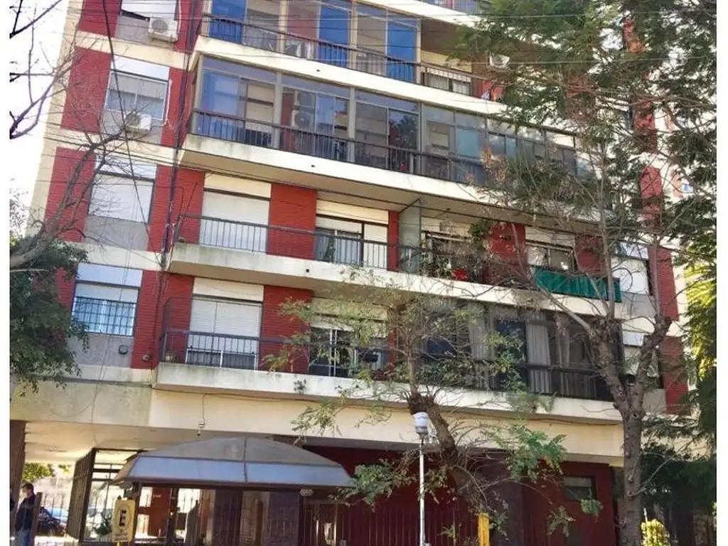 Departamento de 4 ambientes, en el complejo "Torre de Prefec