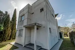Casa en venta - 2 dormitorios 1 baño - 2 cocheras - 110mts2 - City Bell, La Plata