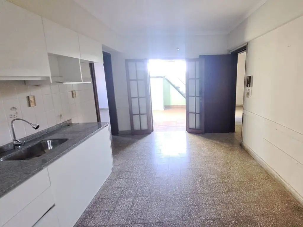 Departamento 2 dor. en Planta Alta  en G. Paz 6500