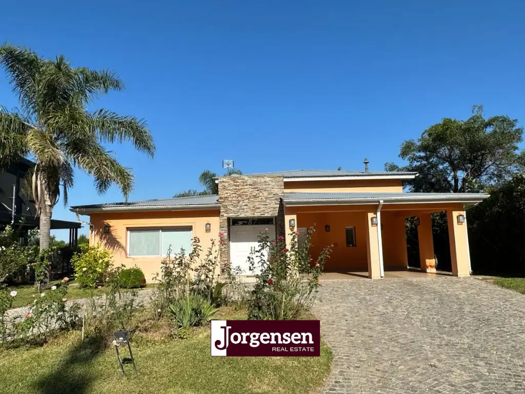 Espectacular Casa con Vista a Laguna - El Cazal