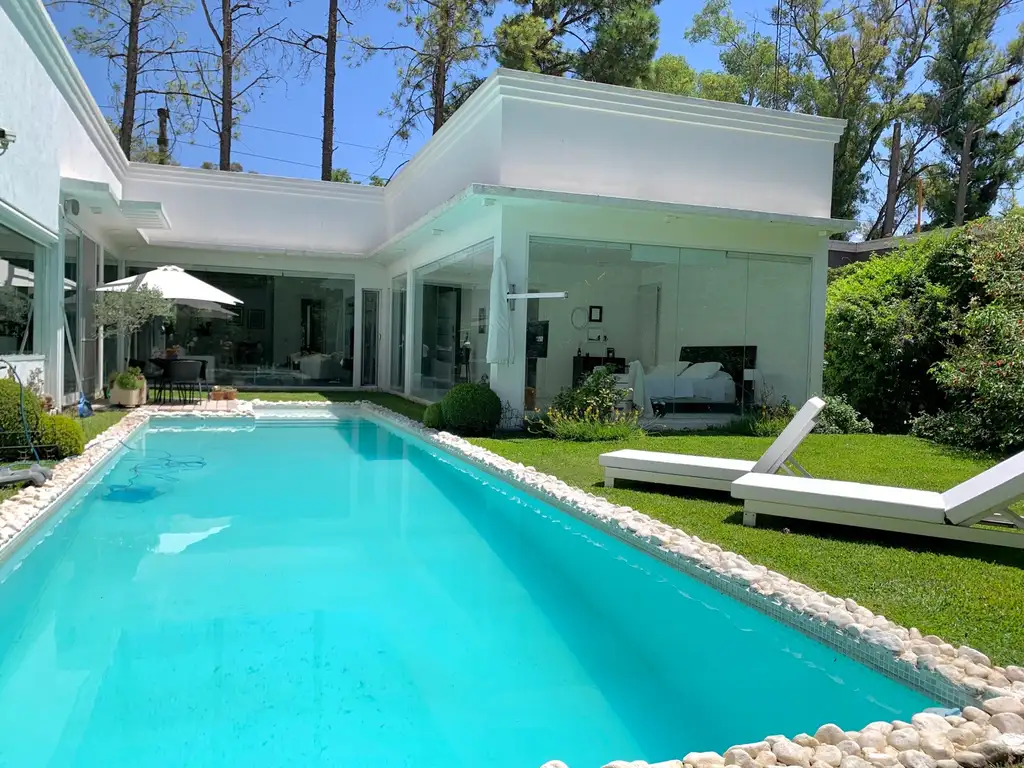 Casa en Barrio Parque Leloir