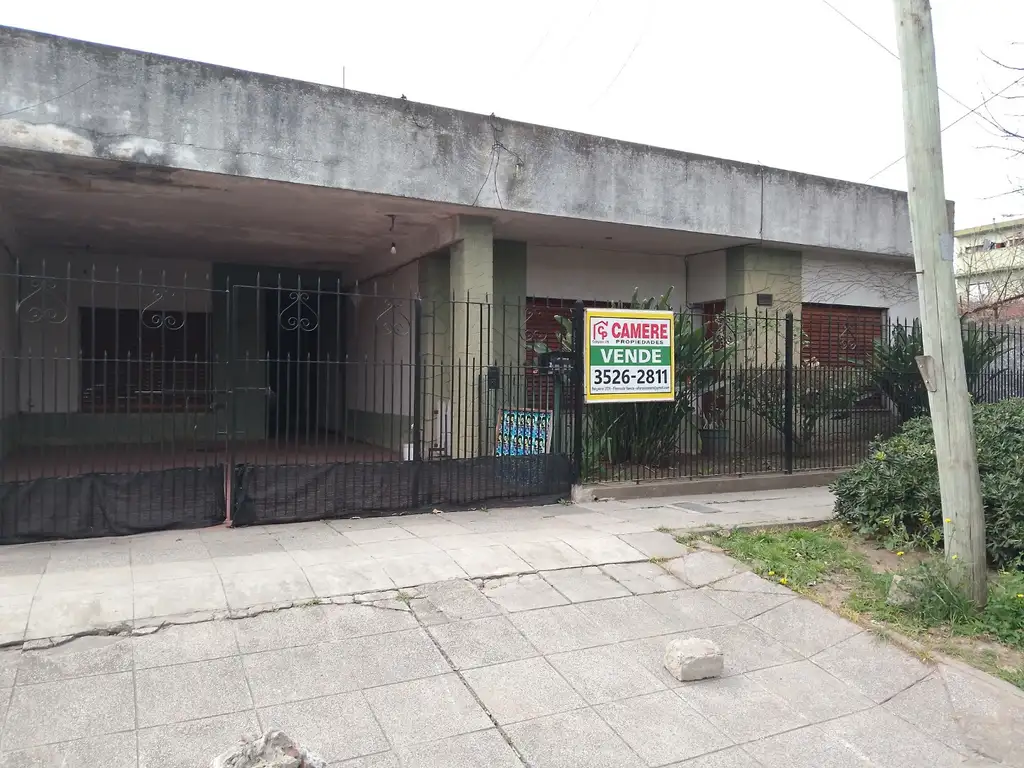 CASA EN VENTA EN FLORENCIO VARELA