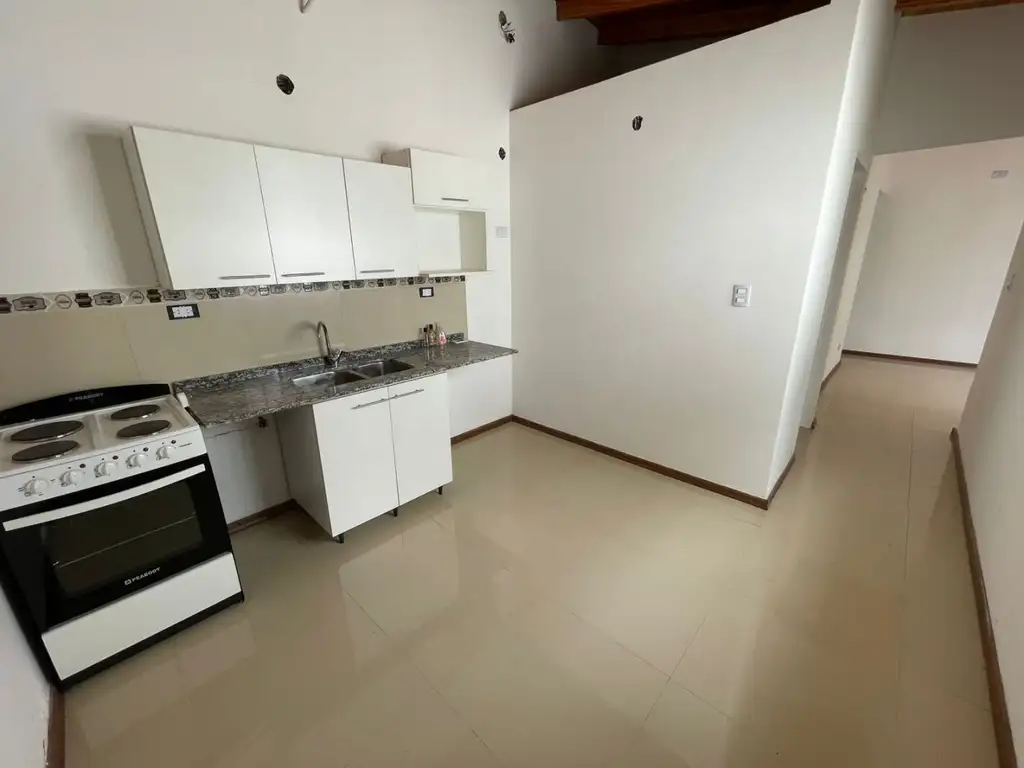 VENTA DEPTO 3 AMBIENTES POR ESCALERA EN SANTOS LUGARES