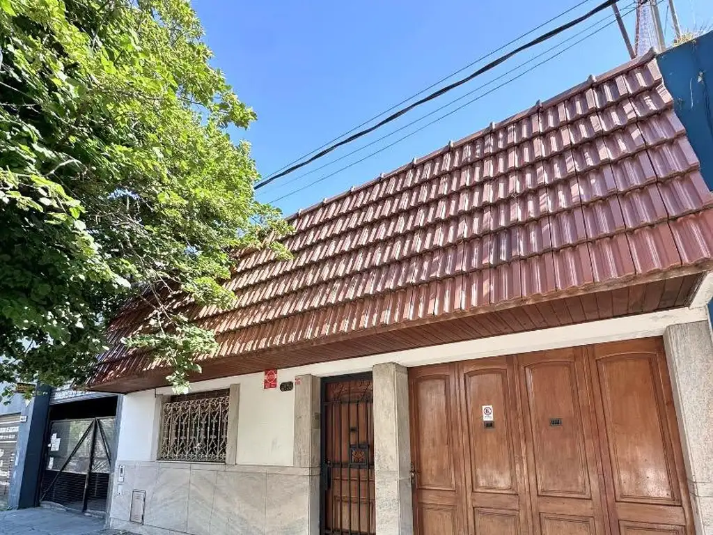 VENTA CASA DE 3 DORMITORIOS EN SANTA FE AL 4500