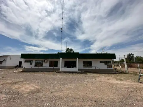 Alquilo base industrial en Rincón de los Sauces.