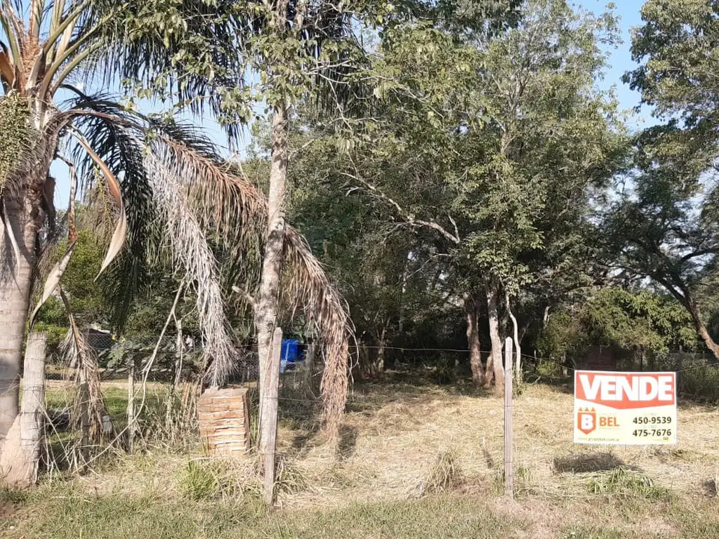 El divino, terreno cercado a pocas cuadras de principal