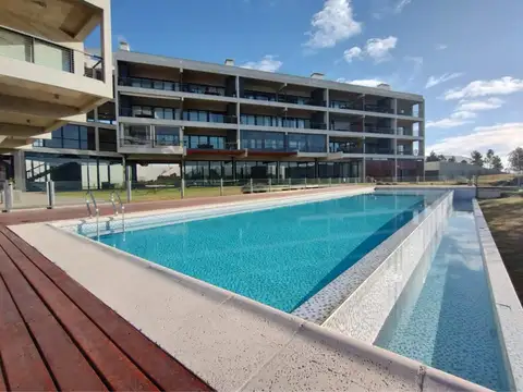 DEPARTAMENTO CON VISTA AL LAGO EN PUERTO DEL AGUILA