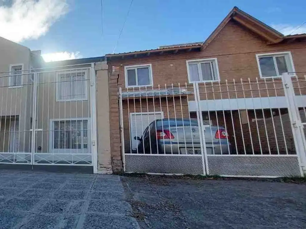 VENTA DUPLEX TIPO CASA 3 DORMITORIOS CIPOLLETTI