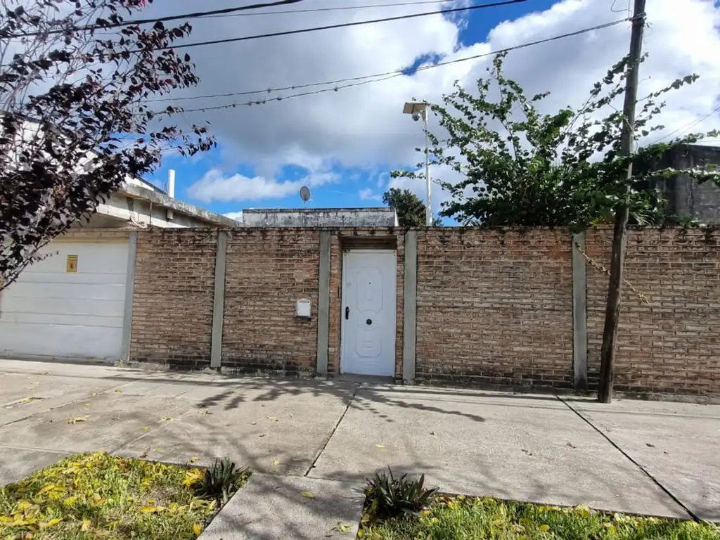 Se vende casa en Olessio N°2190