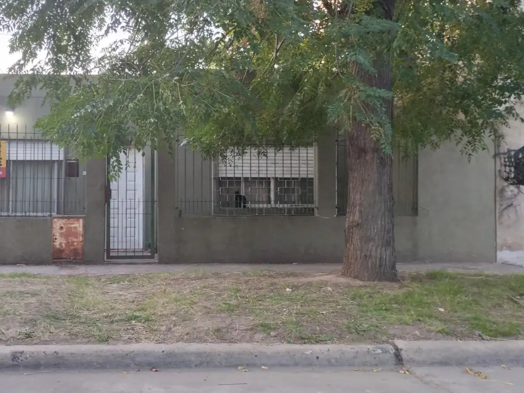 CASA EN VENTA DE MATERIAL BUENA ZONA