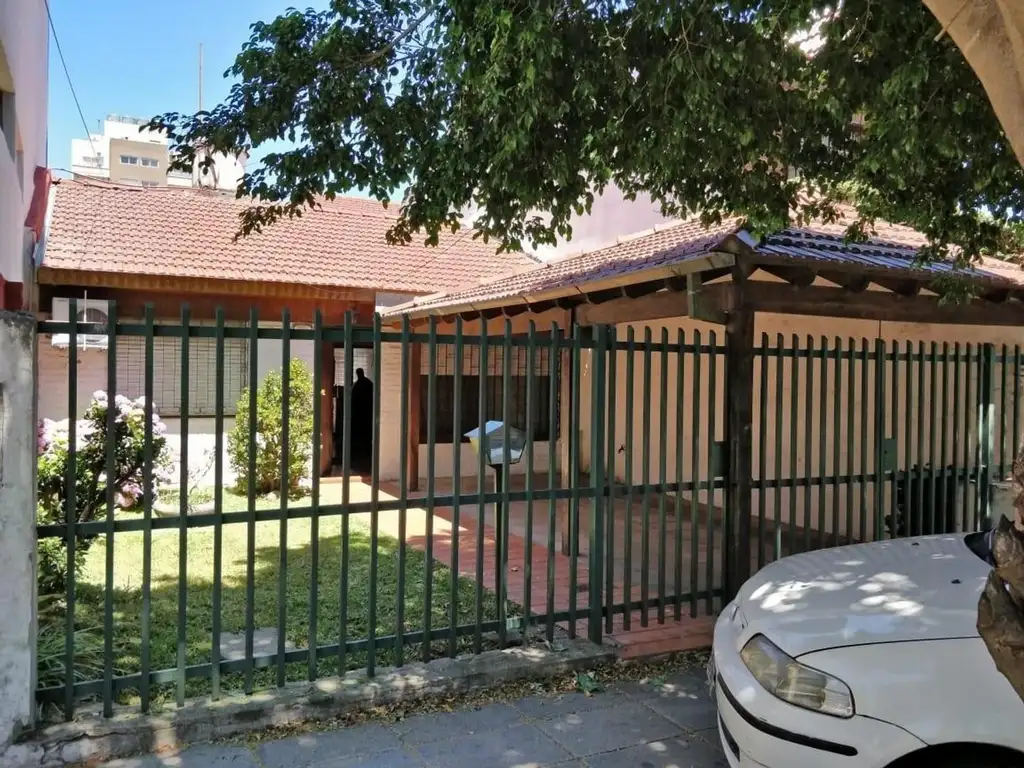 CASA 3 AMB LOTE 7.50 X 44 VENTA, 330 M2, VILLA BALLESTER