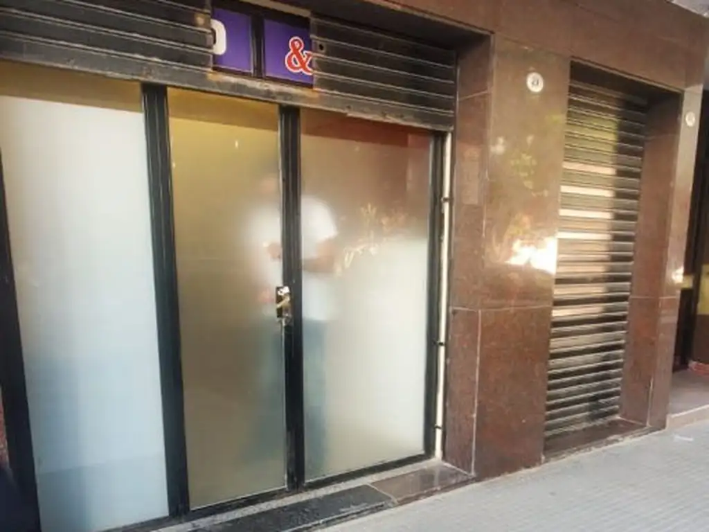 LOCAL Y/O DEPOSITO DE 135M2 EN VENTA, ZONA ABASTO