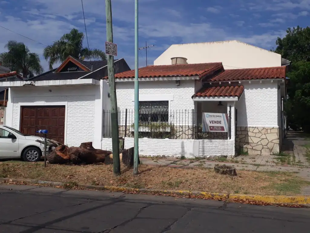 Lote en venta en esquina o casa a reciclar en venta Lomas de Zamora Oeste