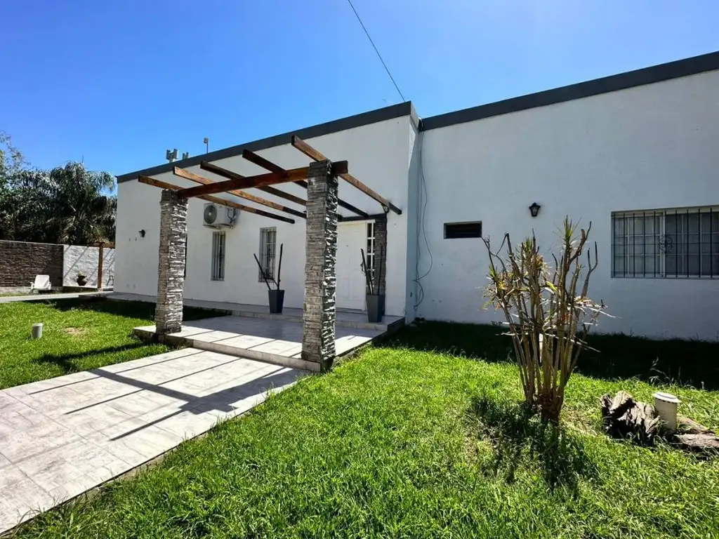 VENTA CASA 5 AMBIENTES MORENO BARRIO GAONA QUINCHO PILETA