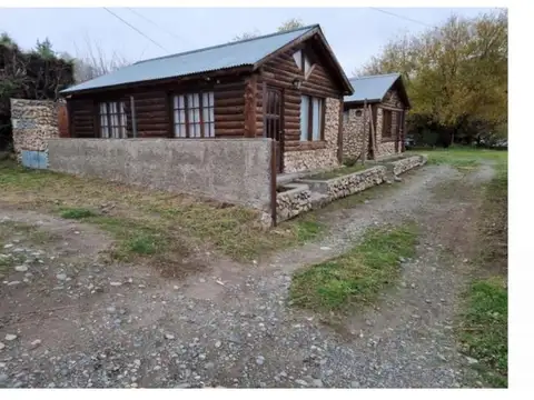 VENTA DE DOS CASAS TIPO CABAÑAS PRÓXIMAS AL CENTRO DE ESQUEL CHUBUT