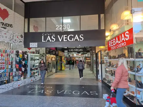 2 locales en block  (48,52 mc cub) en venta en galeria Las Vegas.