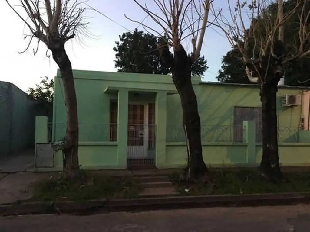 Venta De Casa En Lote Propio  - Caseros