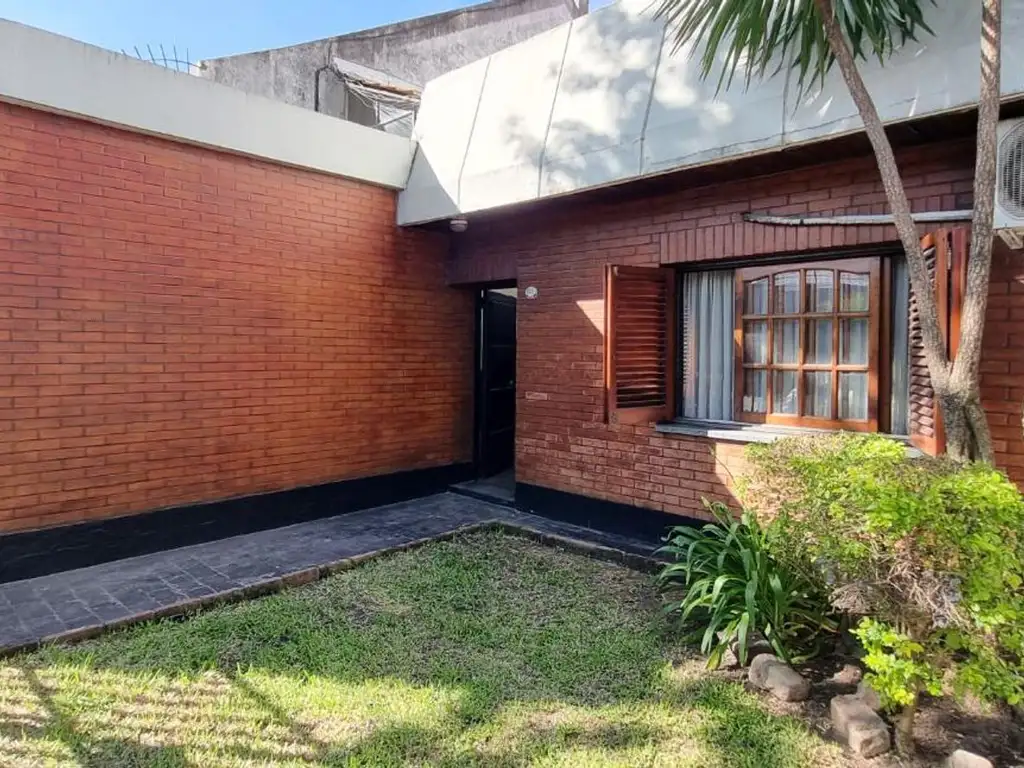 VENTA CASA 5 AMBIENTES CAPITAL FEDERAL FLORES