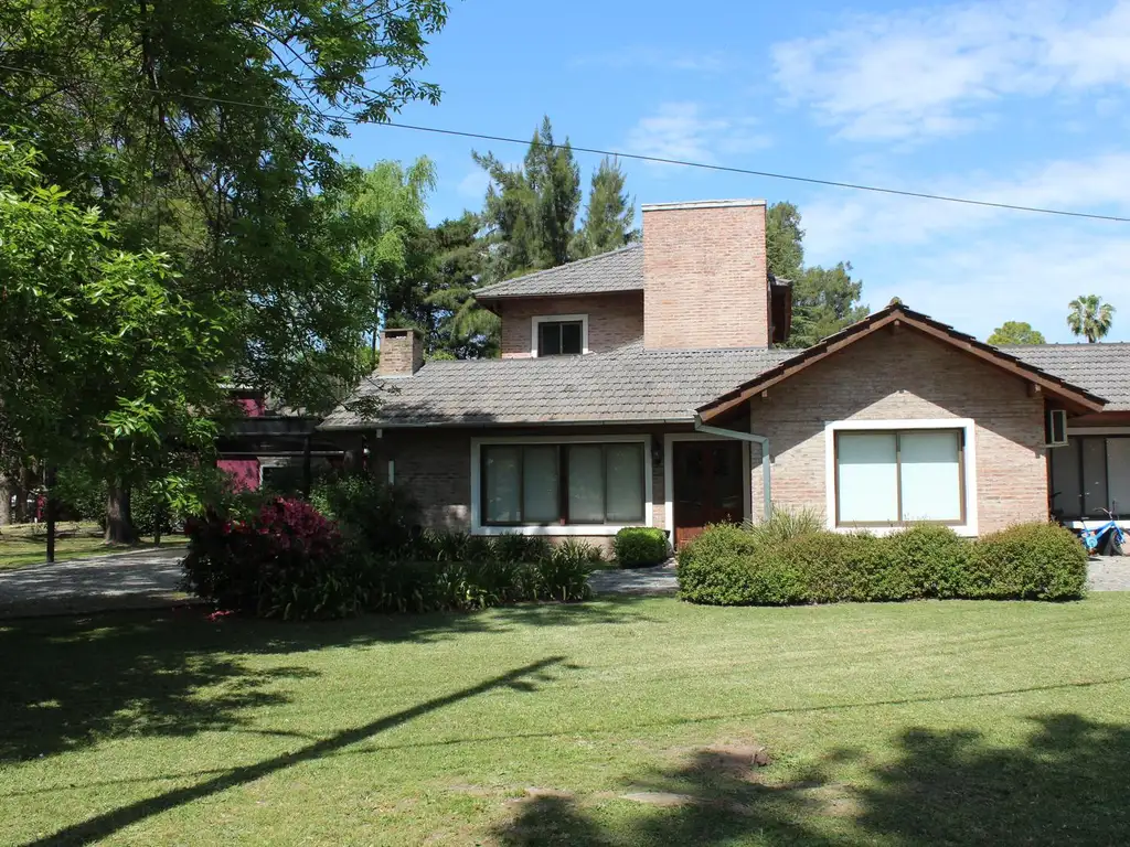 Casa en  venta en Golfers c.c   Pilar.  Apto crédito. Alquiler temporario Enero.