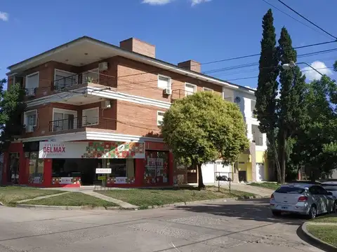 Vende Local Comercial Santo tome Alquilado