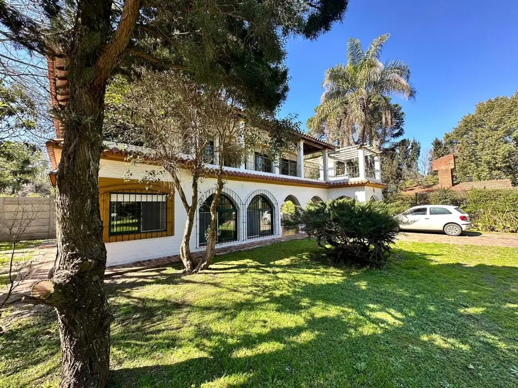 Venta casa 6 ambientes Parque Leloir