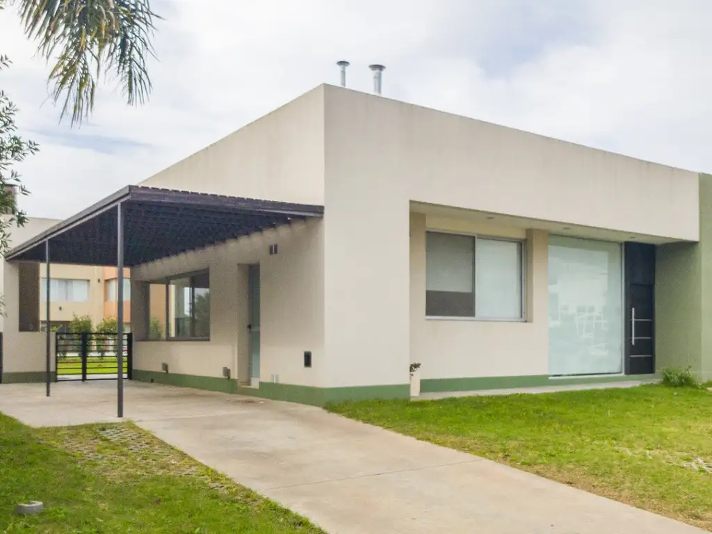 CASA DE 3 DORMITORIOS EN ALQUILER EN MIRAFLORES-FUNES HILLS