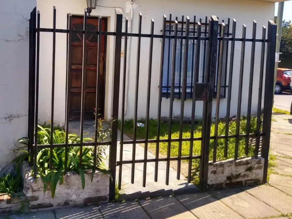 CASA AMERICANA DE 3 AMBIENTES EN ITUZAINGO NORTE (3372)