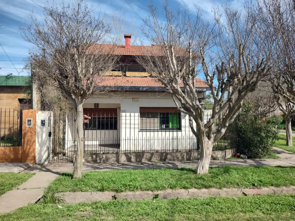 VENTA CASA 5 AMB. -  FCO. ALVAREZ  - APTA CREDITO HIPOTECARIO