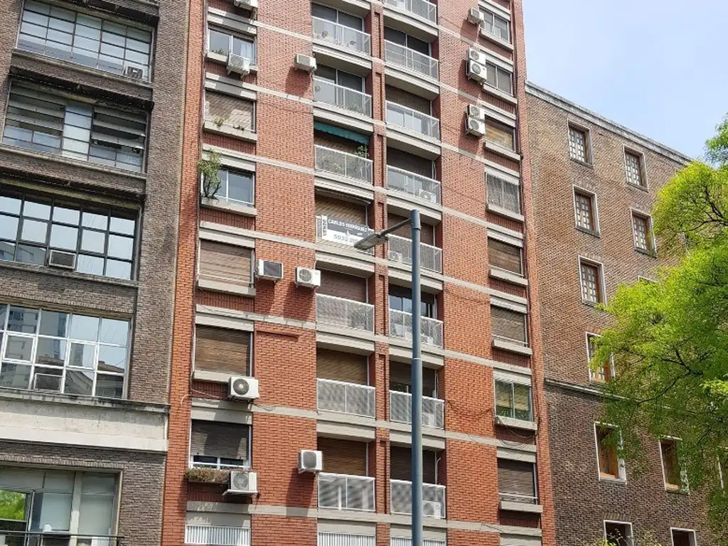 Paseo Colón 700. Piso 7. Monoambiente divisible con balcón. Sup. 32 m2. Lavadero. Losa radiante