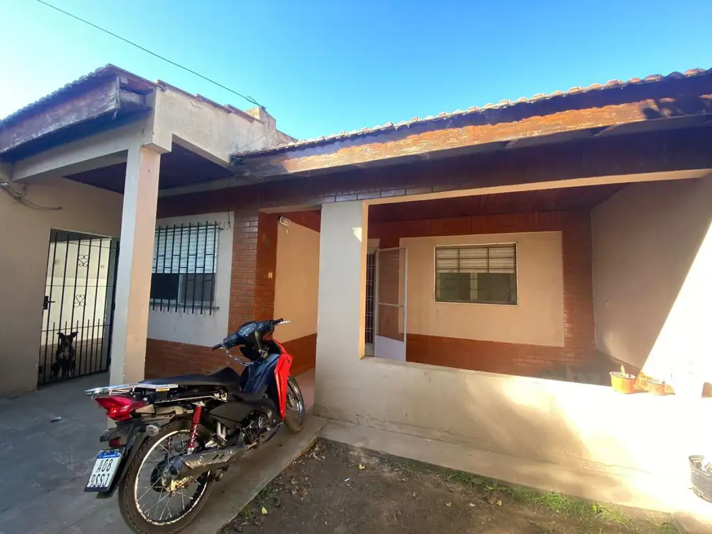 Casa en venta. Ubicada en 85 126 y 127. Berisso