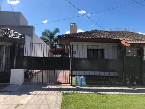 CASA EN VENTA - LOS POLVORINES