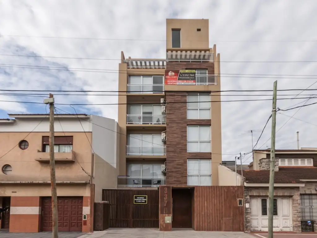 Departamento dos ambientes en venta, excelente ubicación en R. de Escalada. Ramon Franco al 3300