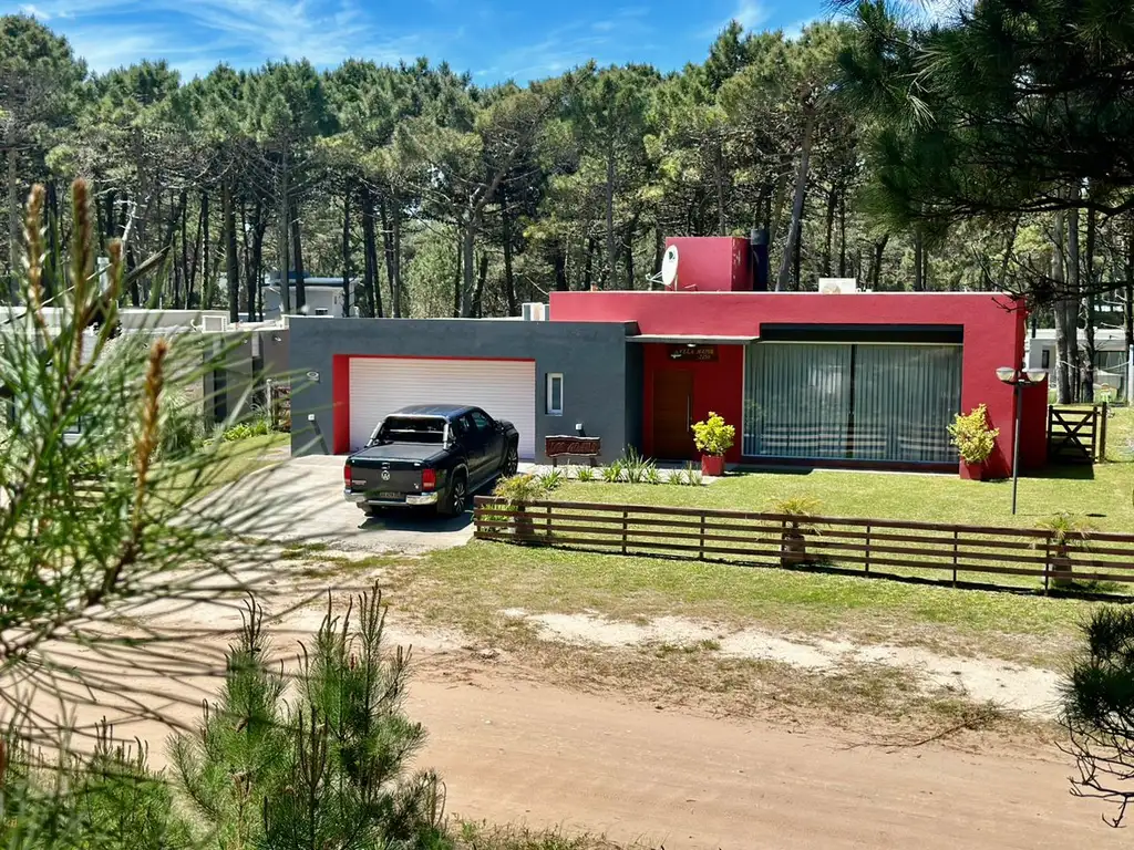 Casa en alquiler en Pinamar, partido de la costa