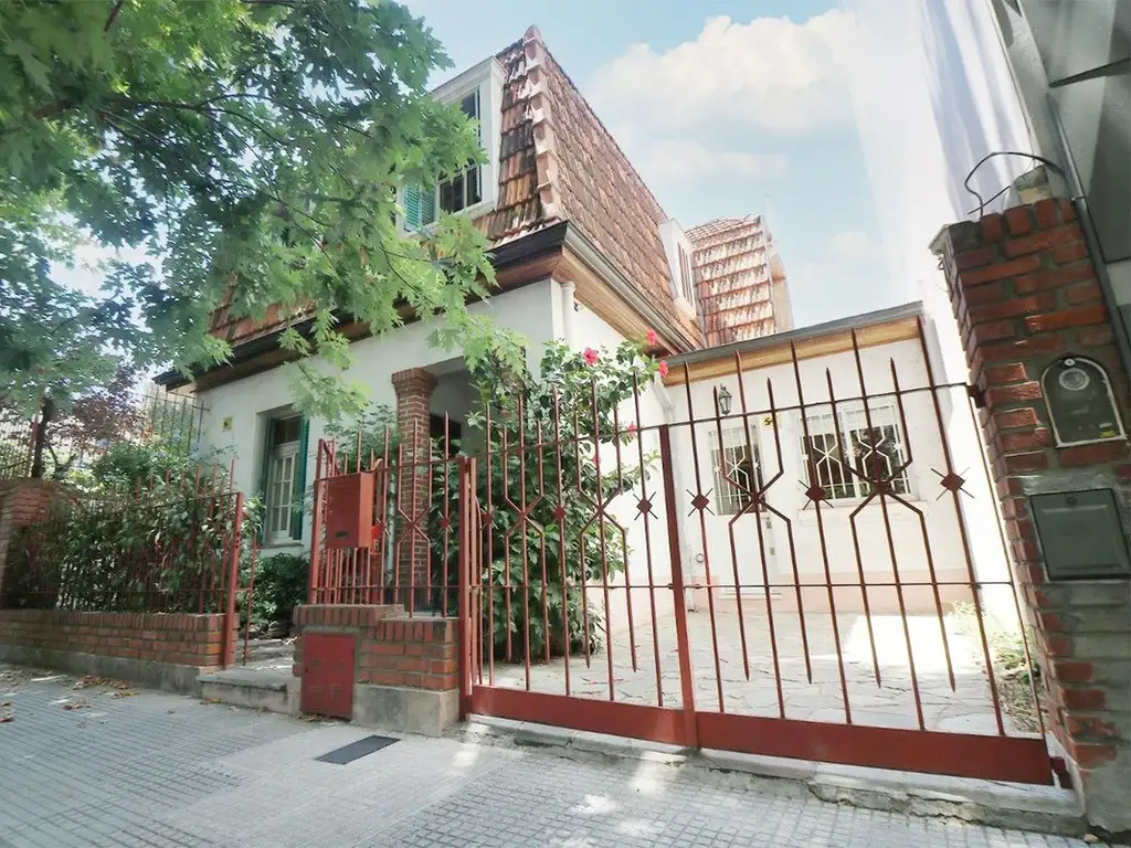 Venta casa de estilo cochera zona villa Pueyrredón