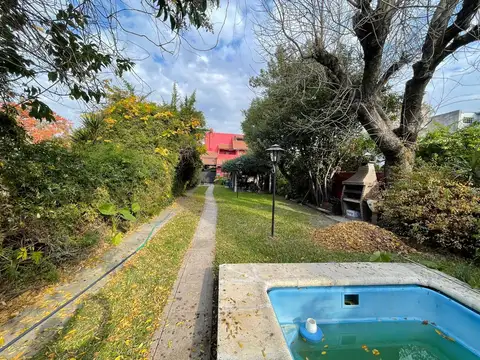 VENTA CASA 5 AMB. C/PARQUE Y PILETA LOMAS - Foto 0