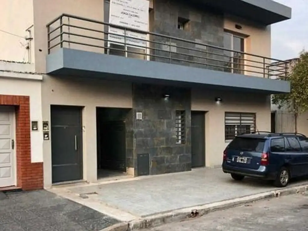 Venta De Departamento Monoambiente En Villa Luzuriaga De Cat