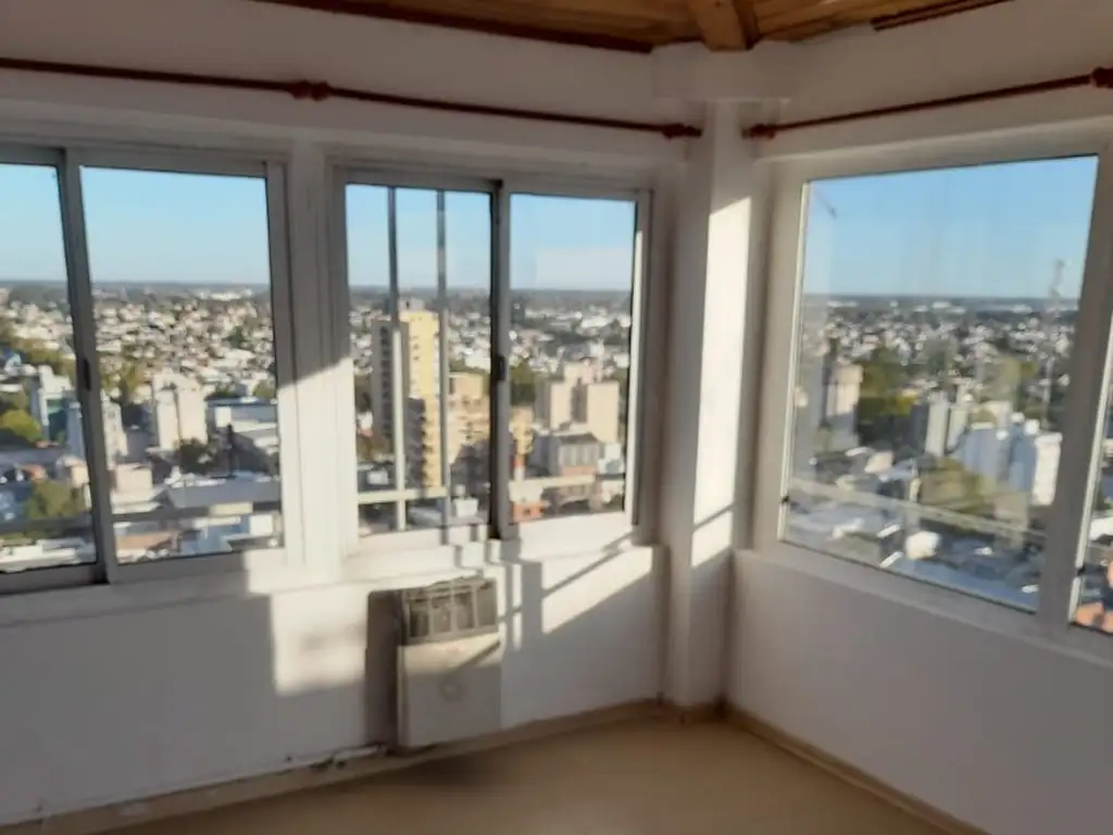 Vendo Departamento de 2 ambientes en pleno centro de la ciudad ,excelente vista en piso 17