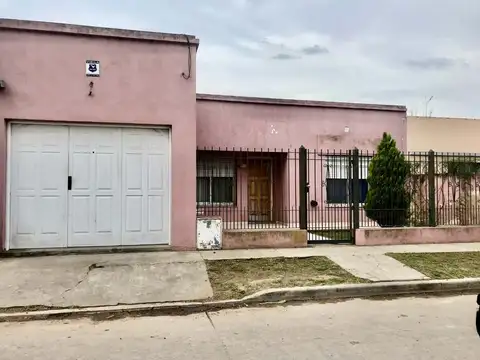 VENTA CASA  LUJÁN 3 AMB GARAGE JARDIN Apta Credito