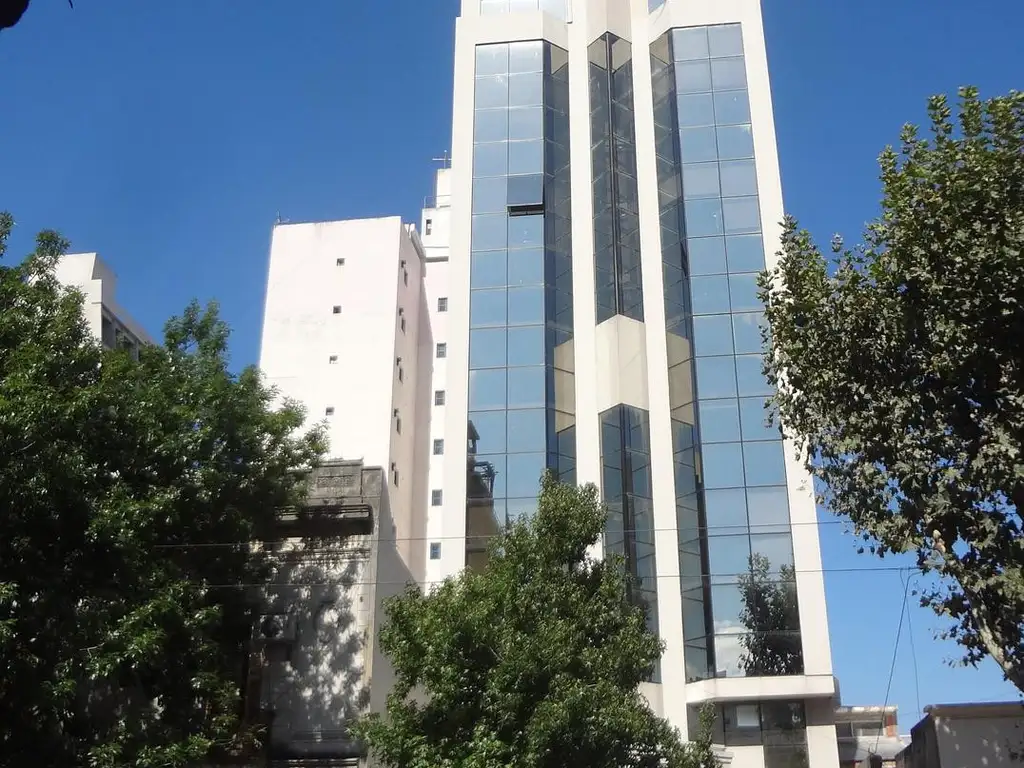 Oficina en venta La Plata calle 13 e/ 45 y 46 Dacal Bienes Raices