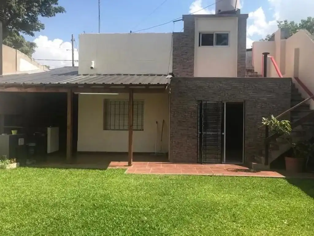 CASA 3 AMBIENTES CON COCHERAS