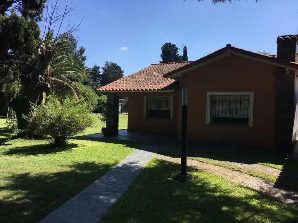 Venta Casa Quinta en Bosques