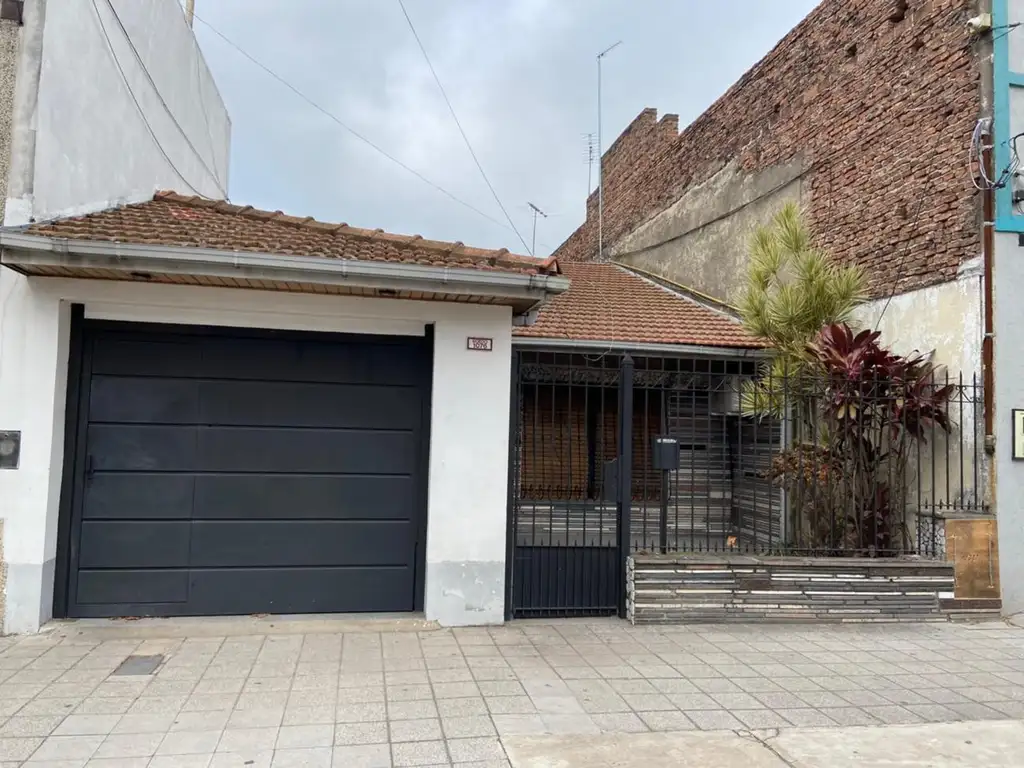 CASA EN VENTA BOEDO 1076