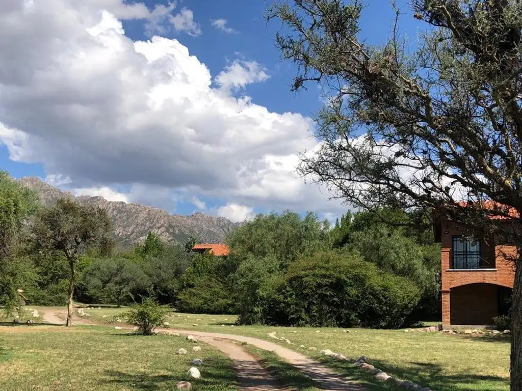 Hermoso complejo de cabañas en venta en Cortaderas San Luis