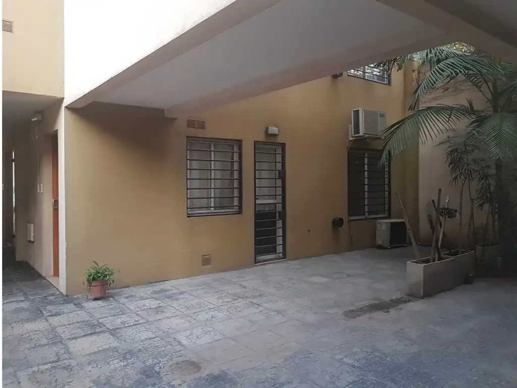 Venta hermoso depto en planta baja. Banfield