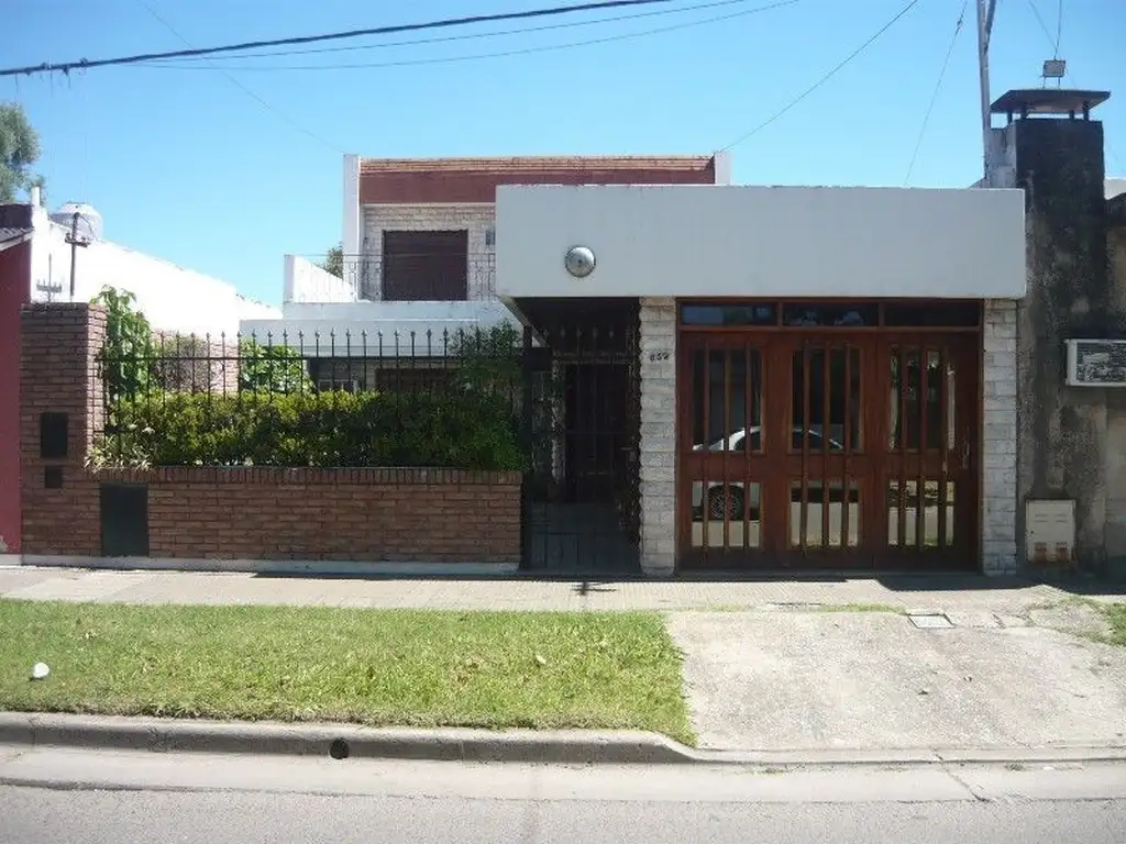 Casa 4 dormitorios cochera doble Belgrano