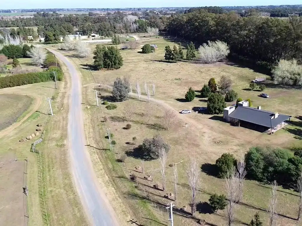 Chacra en Venta de 3 hectáreas. Casa con pileta. Country Las Vizcachas, Exaltación de la Cruz