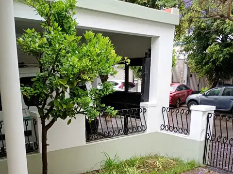 Casa PH en venta impecable para mudarse 4 amb, 2 dorm, cochera cub.Villa Maipu 1 cuadra estacion