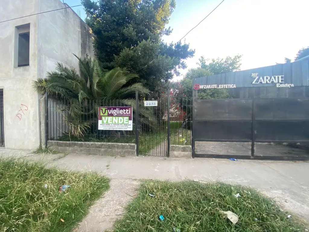 CASA CON TERRENO AMPLIO EN BOSQUES U$S 40.000.-