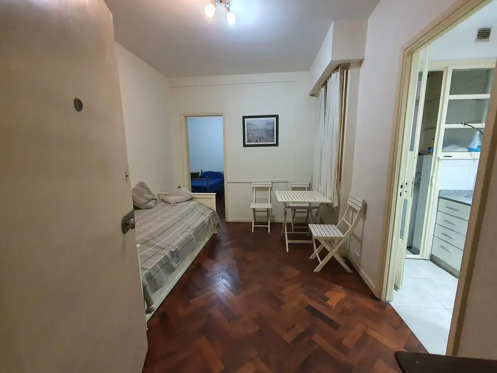 Venta - Departamento 2 ambientes en Recoleta.  Excelente ubicación.  34 m2.