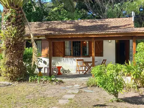 CASA EN ALQUILER TEMPORADA 25. VILLA GESELL